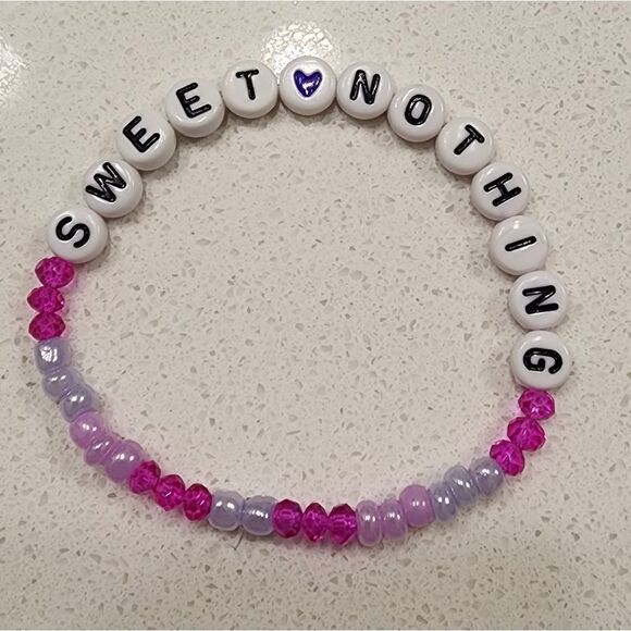 Taylor Swift Friendship Bracelet - Picture 1 of 1